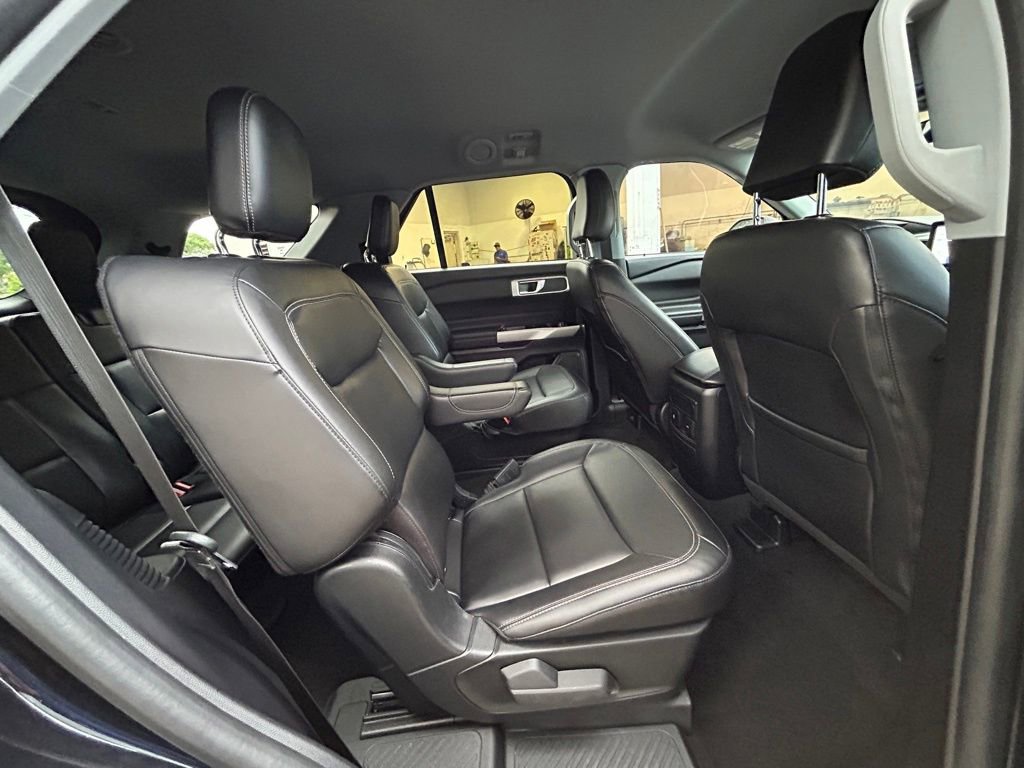 Used 2022 Ford Explorer XLT w/ Equipment Group 202A image 28