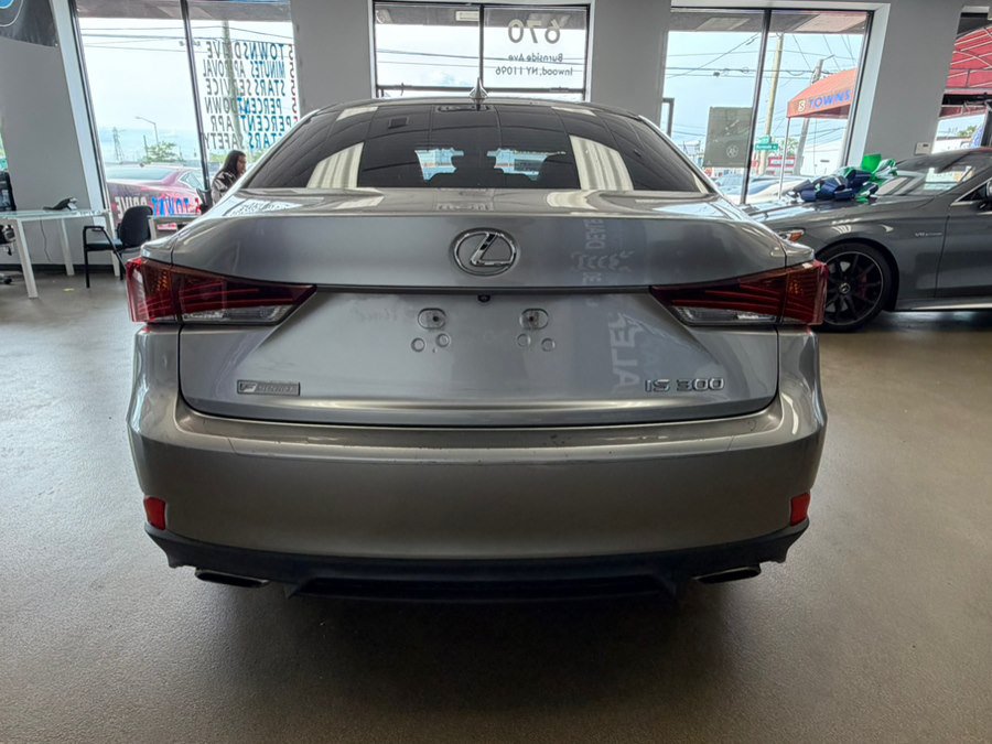 Used 2018 Lexus IS 300 F Sport w/ F Sport Package RWD image 13