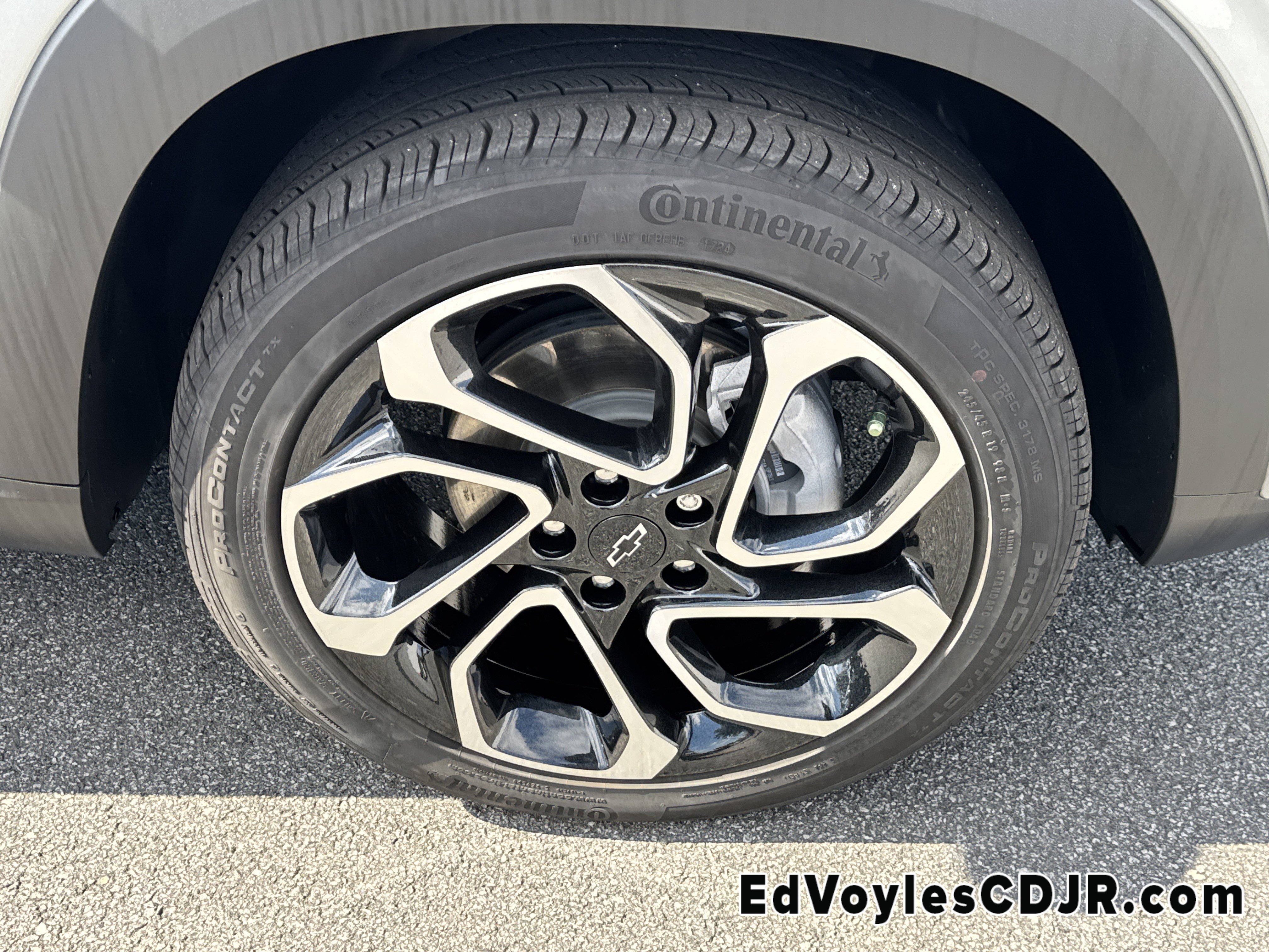 Used 2025 Chevrolet Trax RS w/ Driver Confidence Package image 14