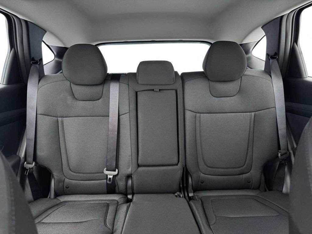 New 2026 Hyundai Tucson SE image 17