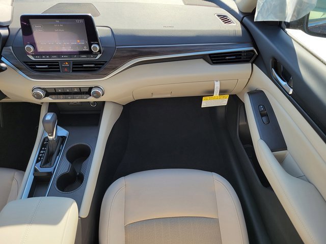 New 2025 Nissan Altima 2.5 SV image 15