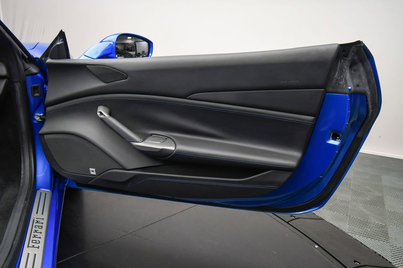 Used 2018 Ferrari 488 Spider Blu Corsa image 50