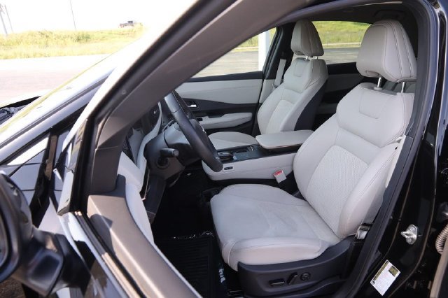 Certified 2023 Nissan Ariya FWD image 7