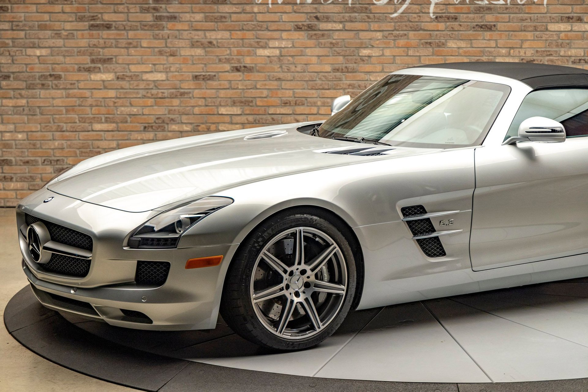 Used 2012 Mercedes-Benz SLS AMG Roadster image 13
