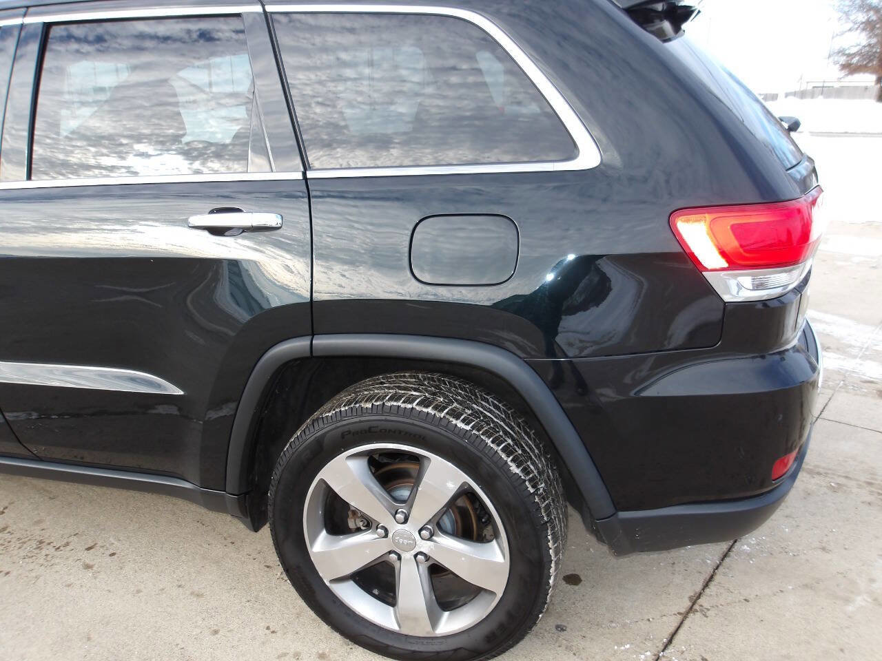 Used 2014 Jeep Grand Cherokee Limited w/ Luxury Group II image 39