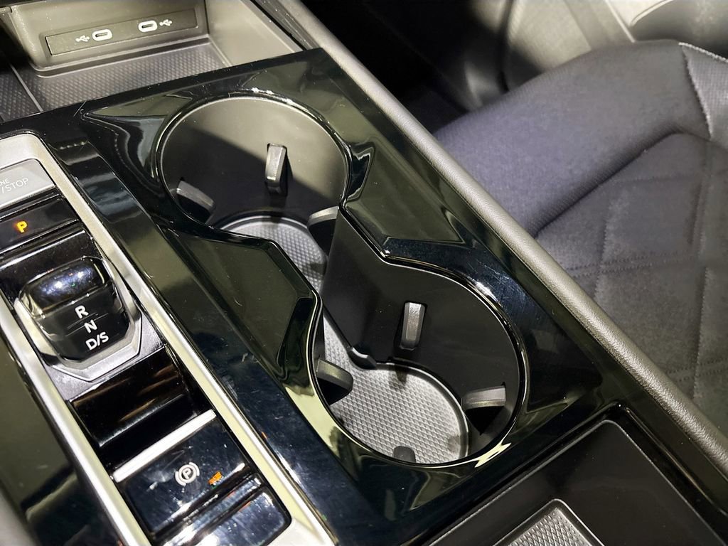 Certified 2025 Volkswagen Atlas Cross Sport SE image 15