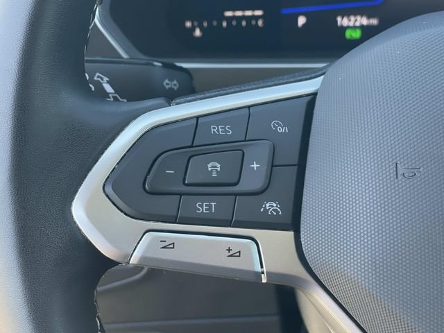 Certified 2023 Volkswagen Tiguan SE w/ Panoramic Sunroof Package FWD image 8