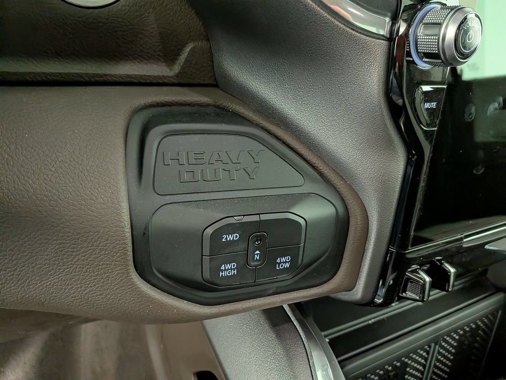 New 2026 RAM 3500 Laramie AWD/4WD image 21