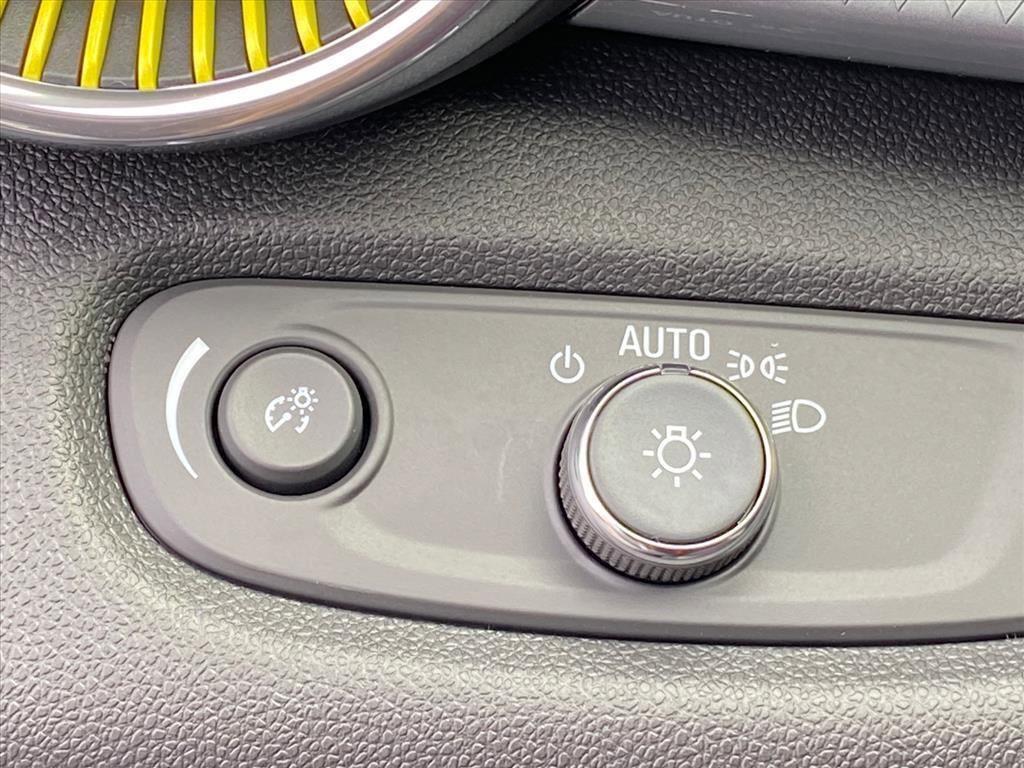 New 2026 Chevrolet Trax LT w/ Driver Confidence Package image 14