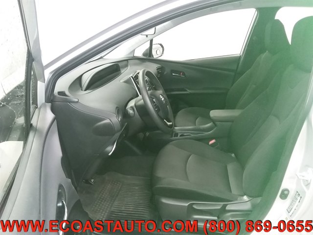 Used 2022 Toyota Prius L Eco FWD image 10