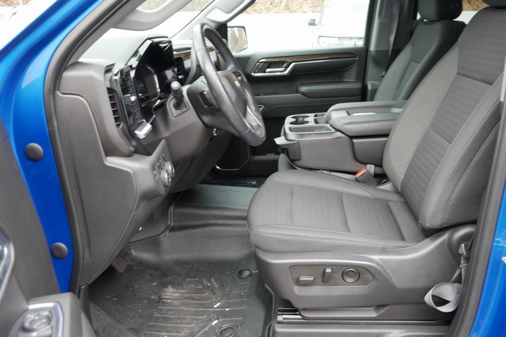 Used 2022 Chevrolet Silverado 1500 LT w/ Z71 Off-Road Package image 8