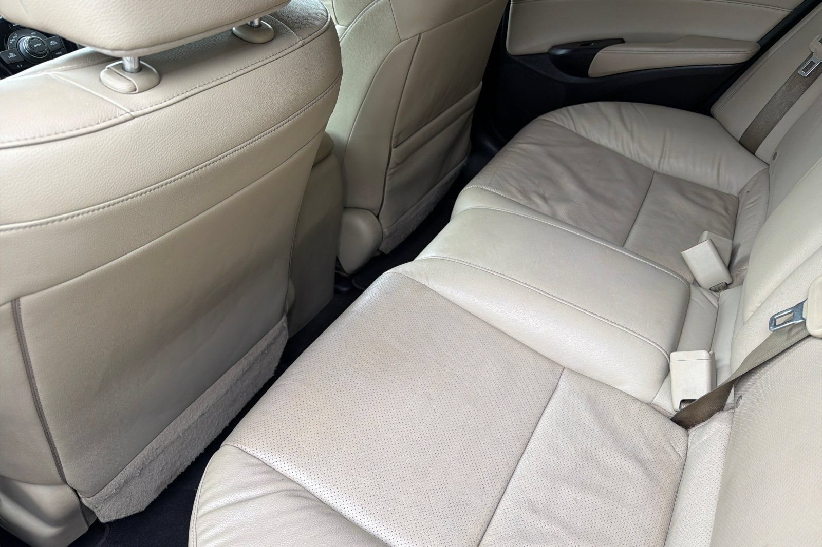 Used 2015 Acura ILX w/ Technology Package FWD image 11