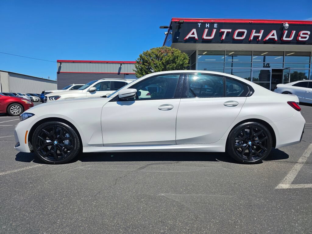 Used 2026 BMW 330i Sedan w/ M Sport Package RWD image 2