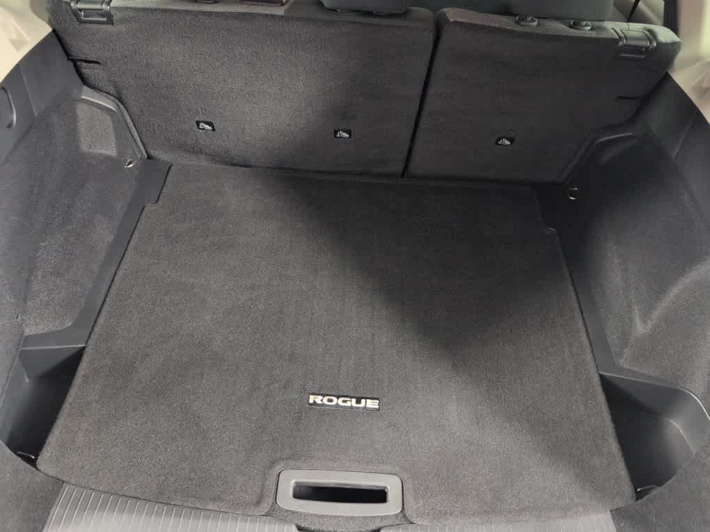 Used 2023 Nissan Rogue SV FWD image 6