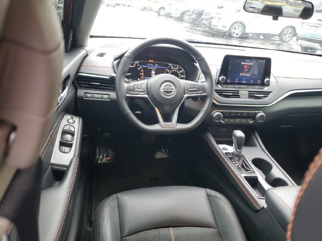 Used 2022 Nissan Altima 2.5 SR FWD image 11