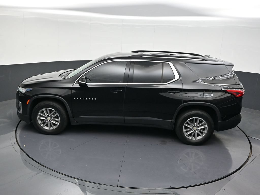 Used 2022 Chevrolet Traverse LT FWD image 17