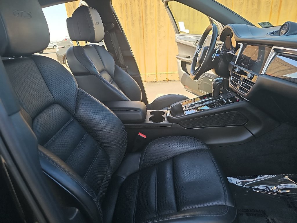 Used 2024 Porsche Macan GTS AWD/4WD image 10