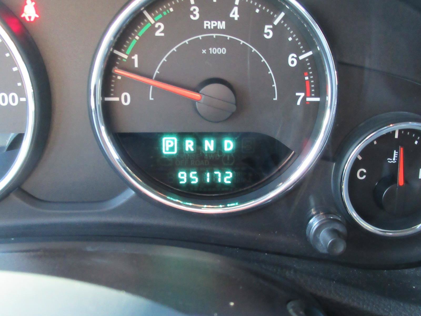 Used 2013 Jeep Wrangler Unlimited Sahara w/ Connectivity Group AWD/4WD image 29