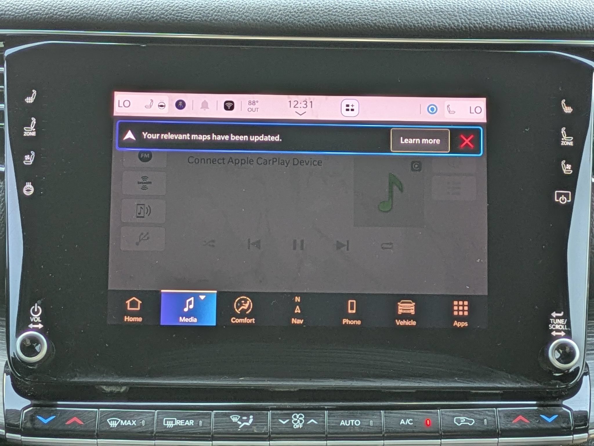 Used 2023 Jeep Wagoneer L Series III w/ Preferred Equipment Group AWD/4WD image 19