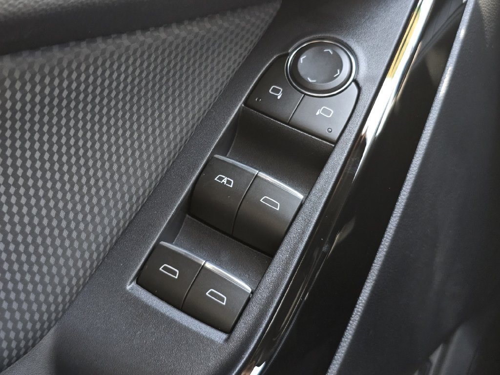 Used 2026 Chevrolet Equinox RS w/ Convenience Package III FWD image 31