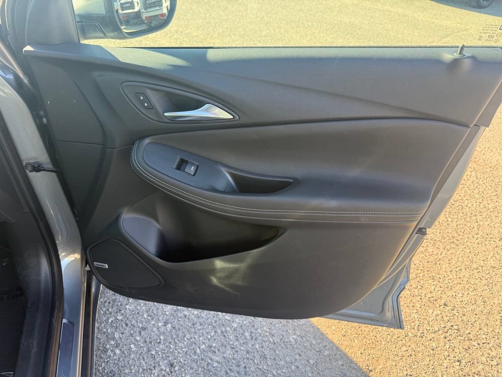 Used 2026 Buick Encore GX Avenir w/ Avenir Technology Package AWD/4WD image 17