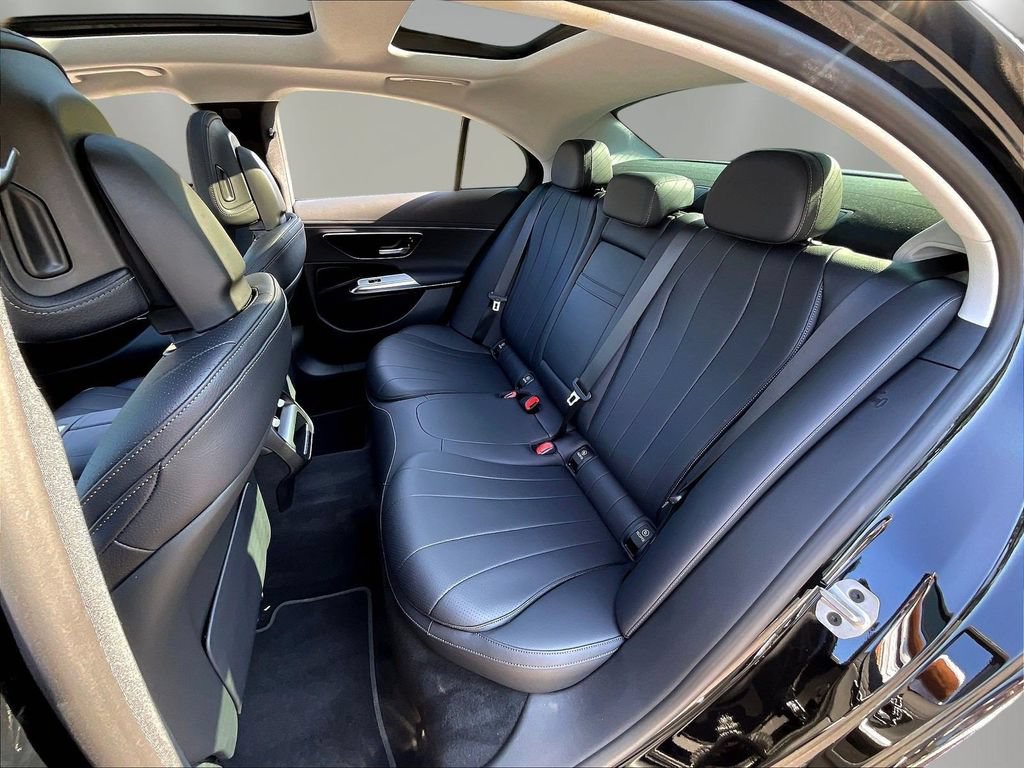 Used 2024 Mercedes-Benz E 350 4MATIC Sedan image 24