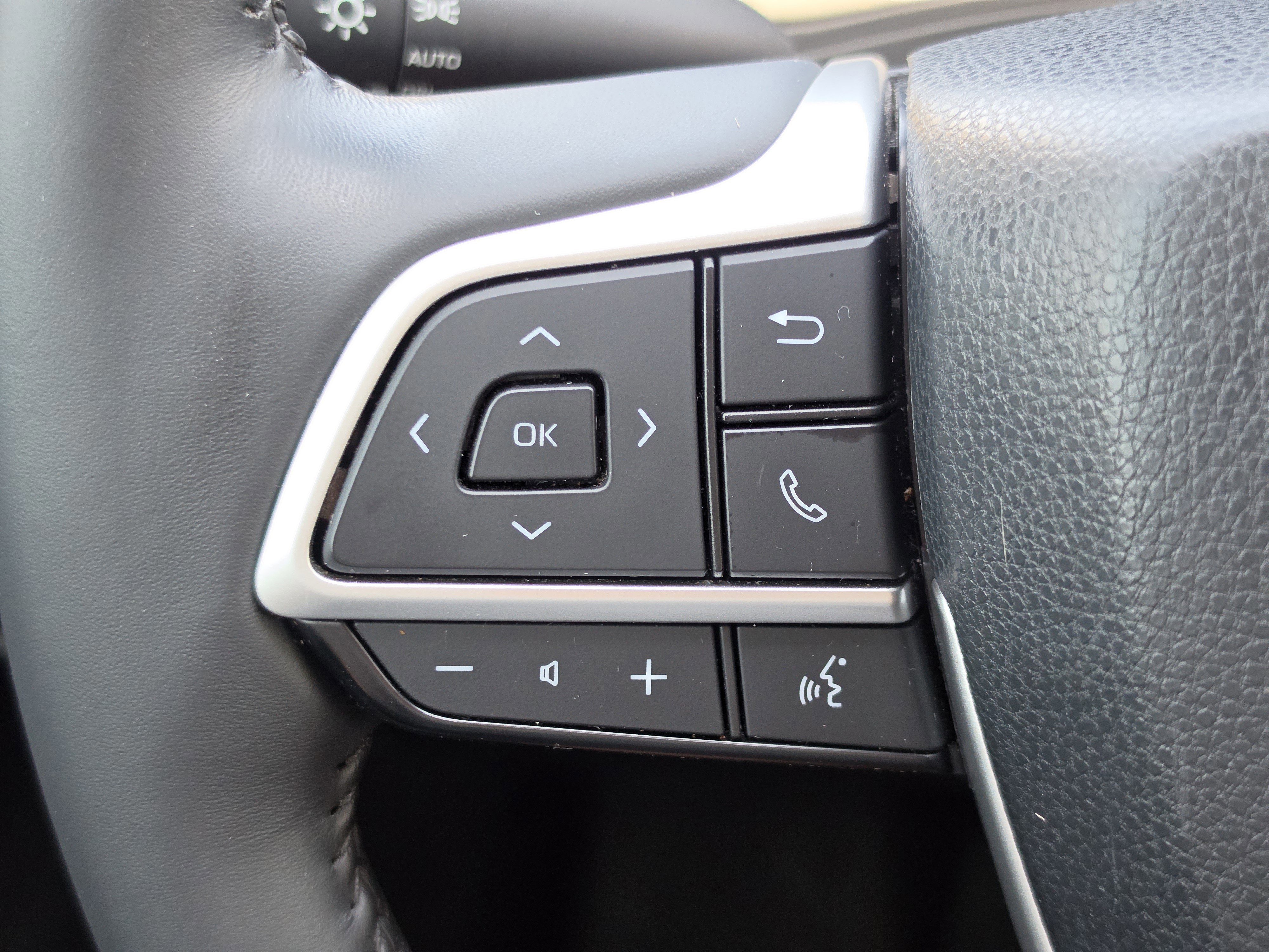 Certified 2024 Toyota Grand Highlander FWD image 19