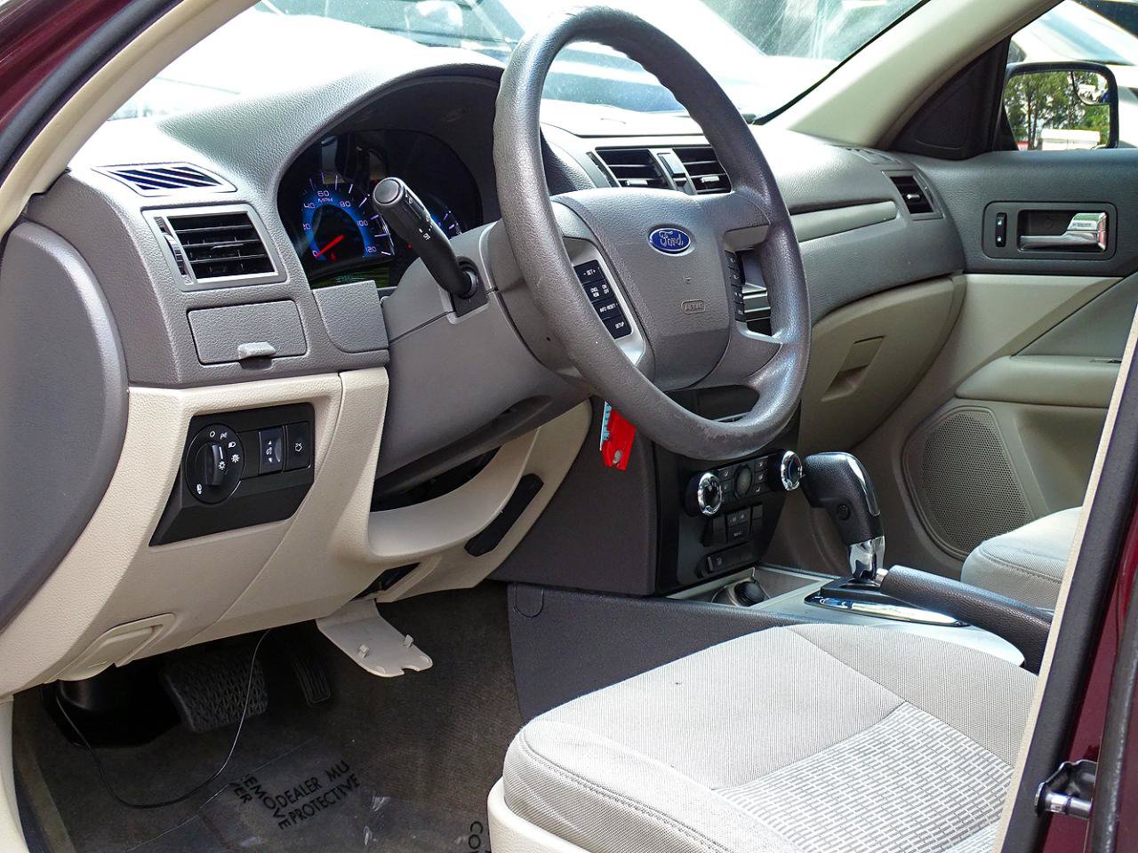 Used 2011 Ford Fusion SE FWD image 19