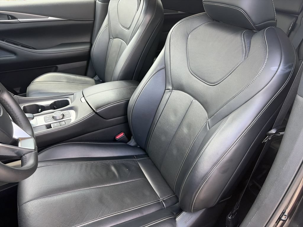 Used 2023 INFINITI QX60 Luxe w/ Cargo Package FWD image 11