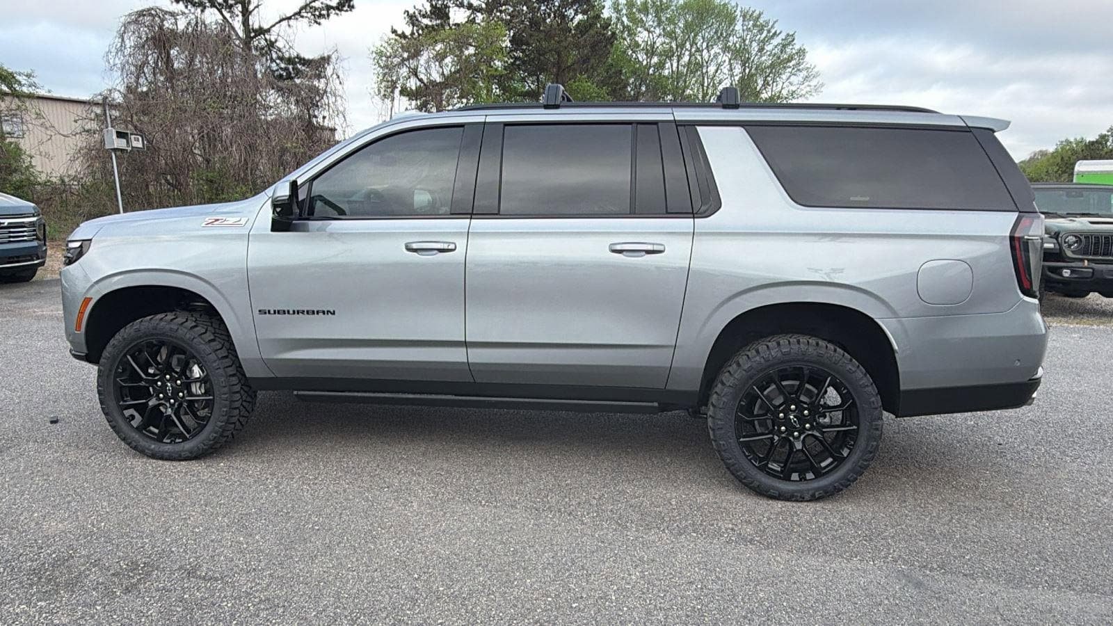 New 2026 Chevrolet Suburban Z71 w/ Comfort Package AWD/4WD image 8