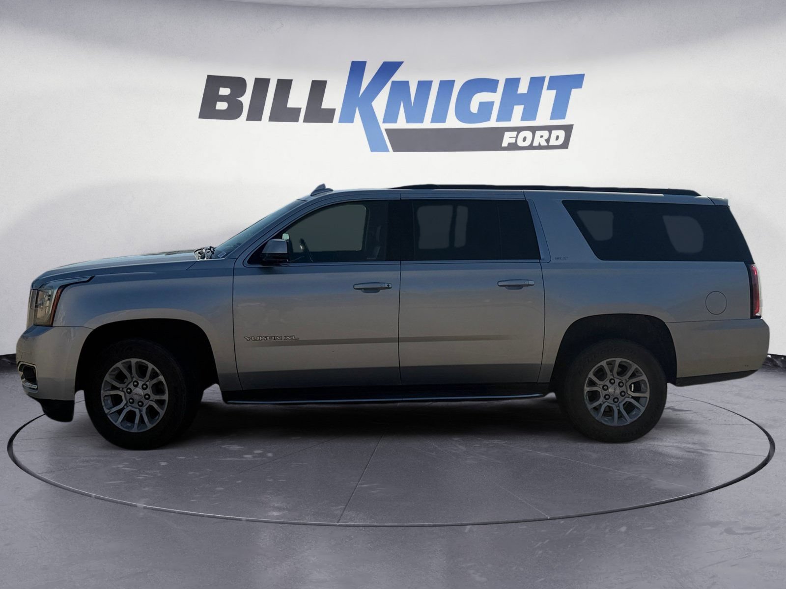 Used 2019 GMC Yukon XL SLT w/ Open Road Package AWD/4WD image 2