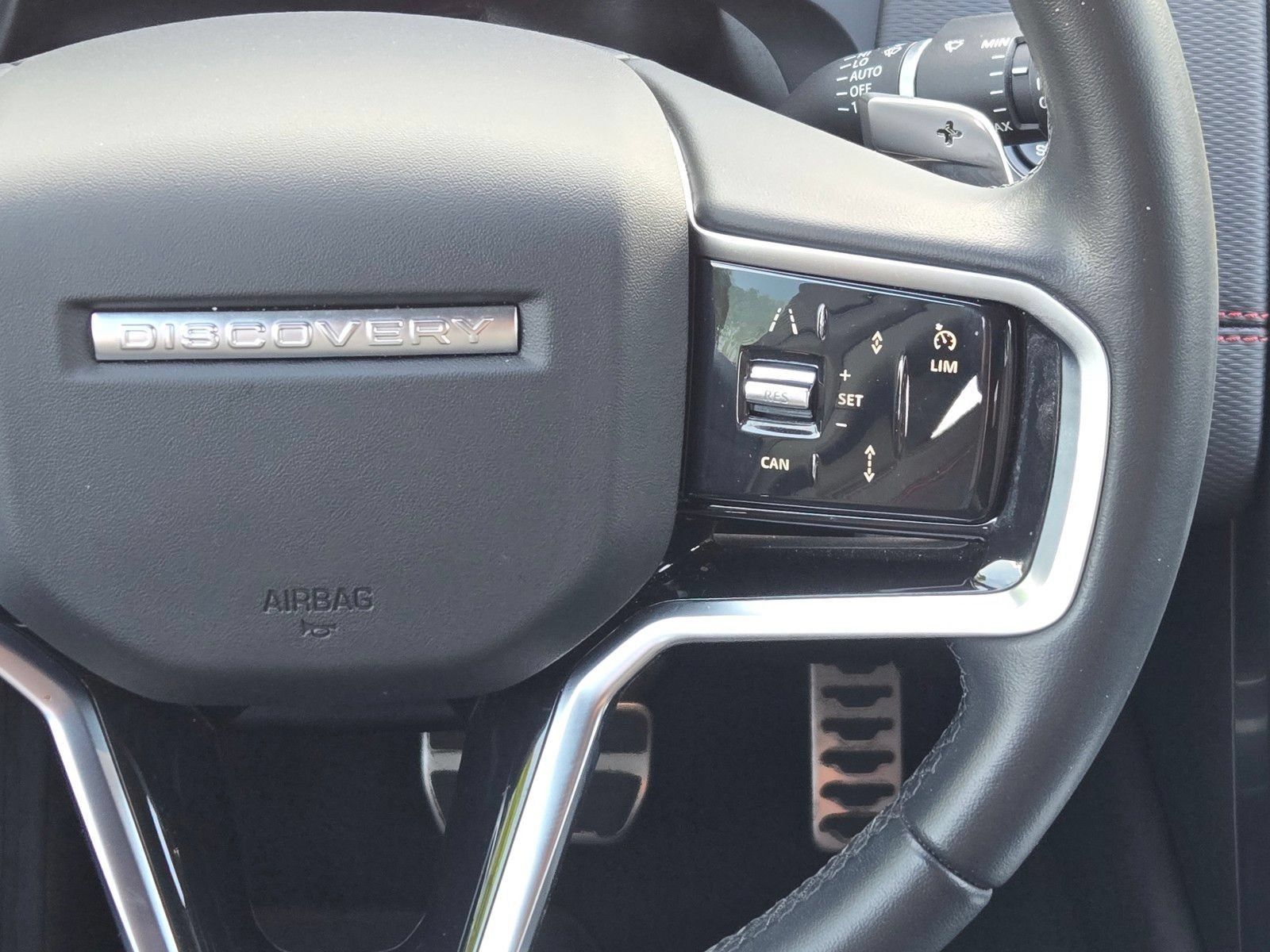 Used 2023 Land Rover Discovery Sport SE R-Dynamic AWD/4WD image 17