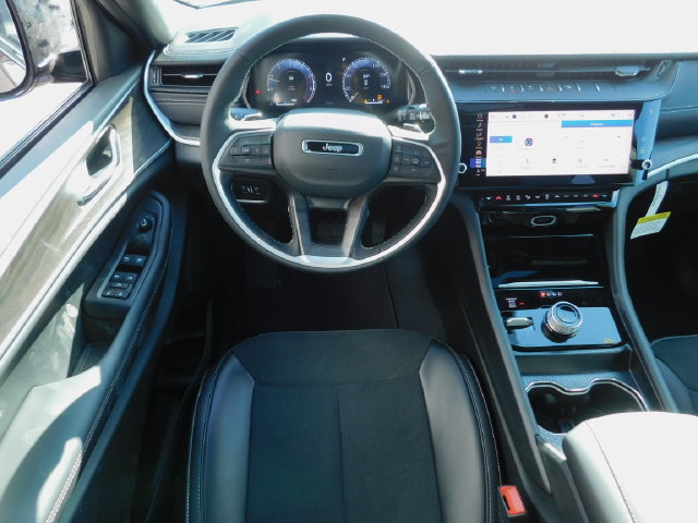 New 2026 Jeep Grand Cherokee Altitude AWD/4WD image 6