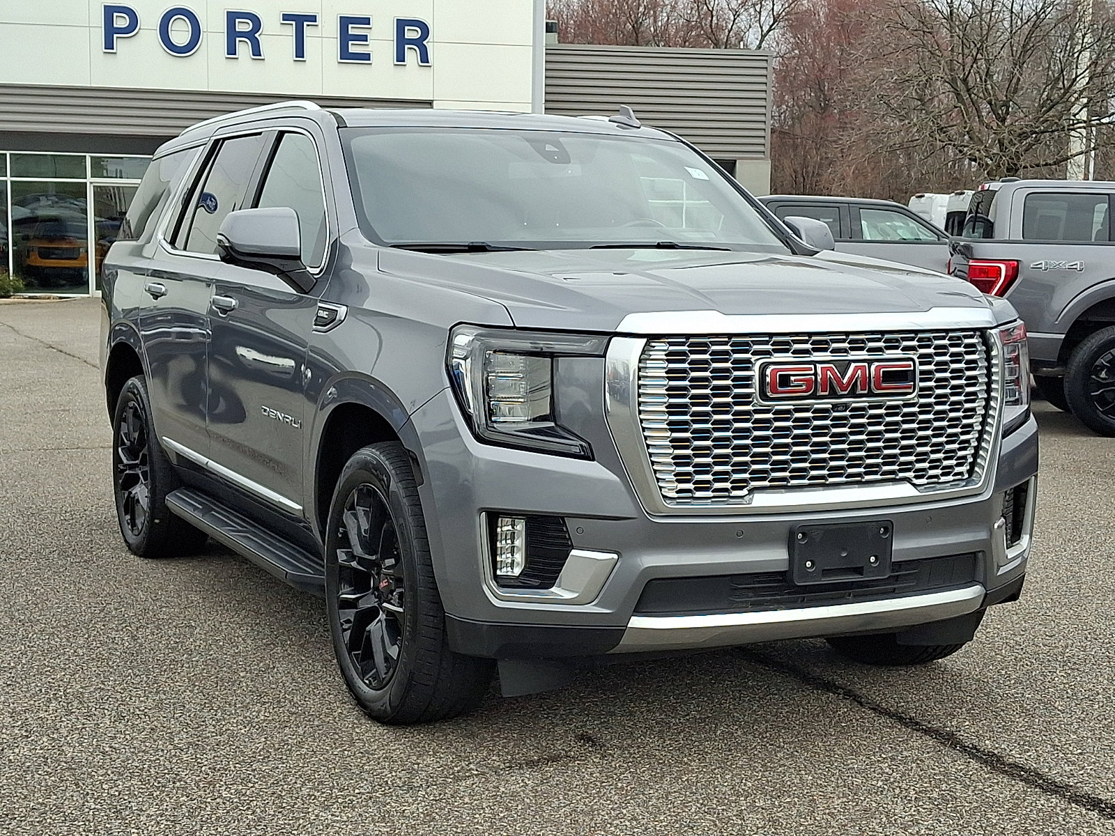 Used 2022 GMC Yukon Denali image 2