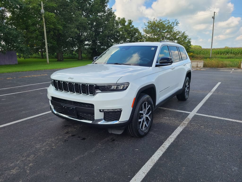 Used 2024 Jeep Grand Cherokee L Limited AWD/4WD image 16