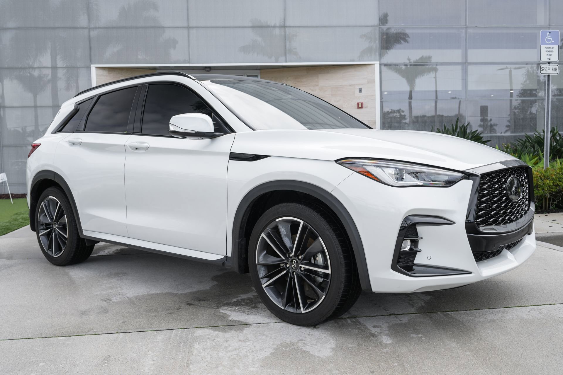 Certified 2023 INFINITI QX50 Sport image 2