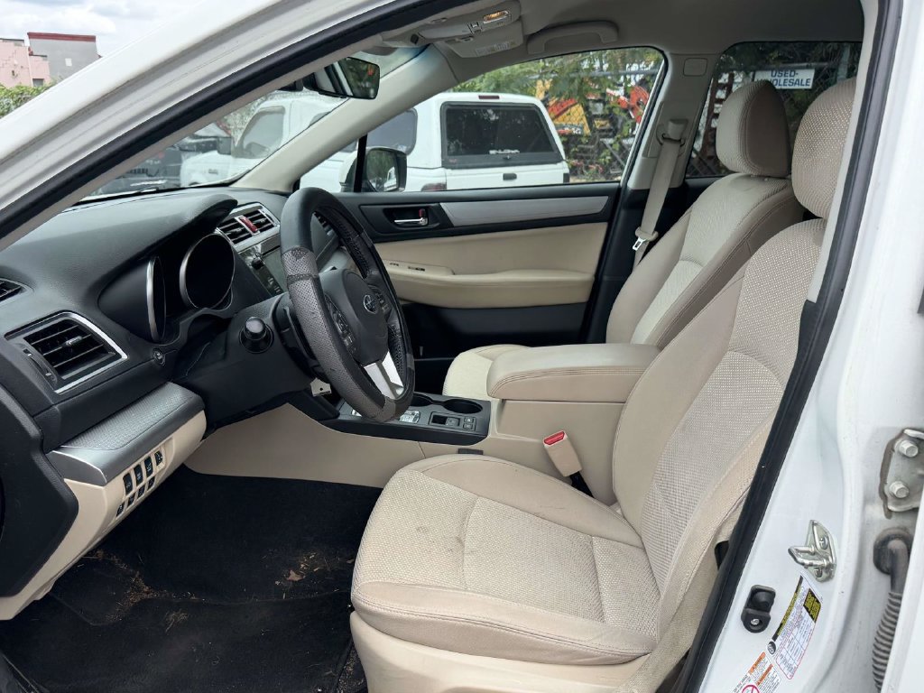 Used 2017 Subaru Outback 2.5i Premium AWD/4WD image 5