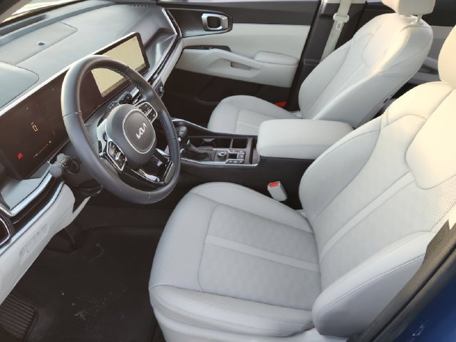 Used 2024 Kia Sorento S w/ Panoramic Sunroof Package FWD image 9