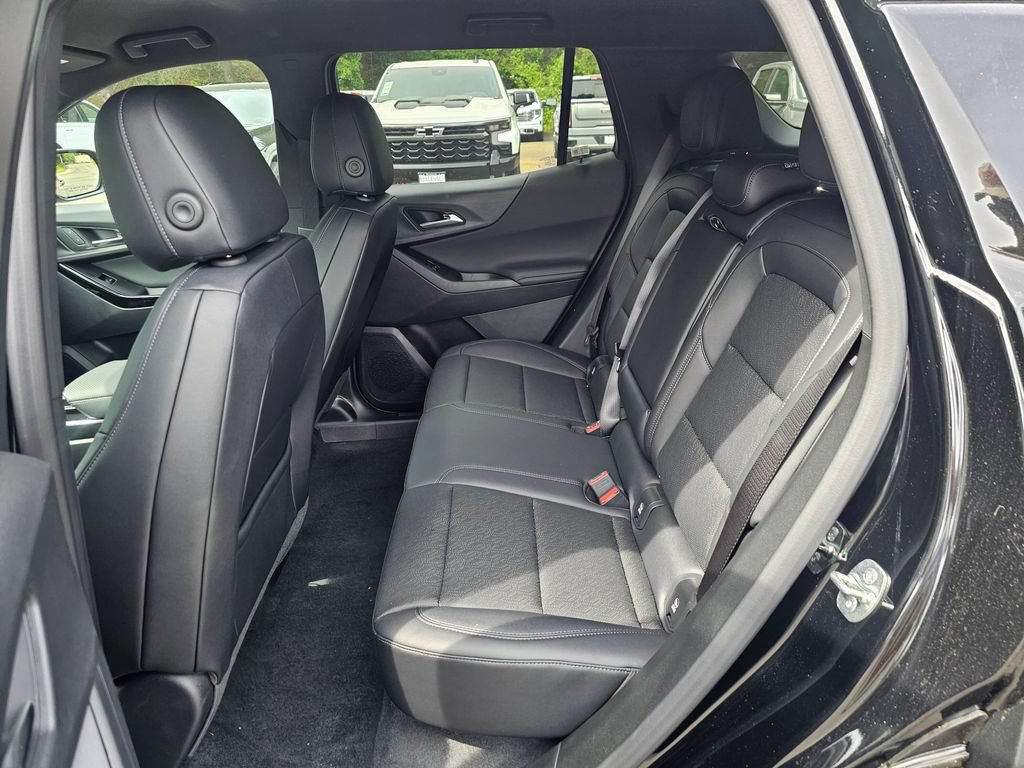 New 2026 Chevrolet Equinox LT w/ Convenience Package II AWD/4WD image 16