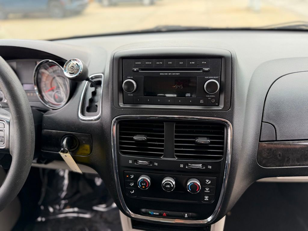 Used 2016 Dodge Grand Caravan American Value Package FWD image 18