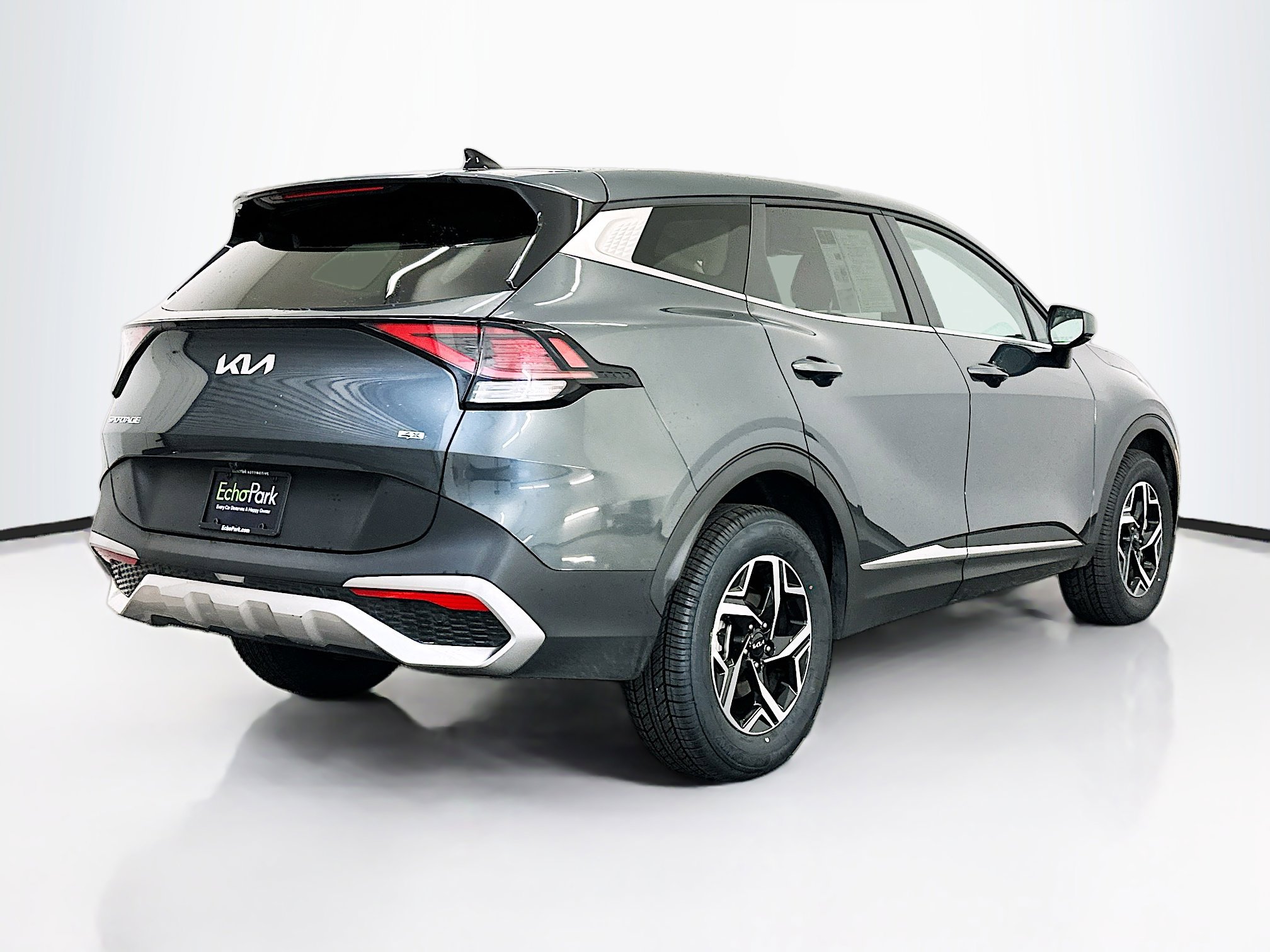 Used 2025 Kia Sportage LX image 9