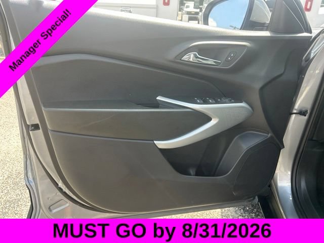 Used 2026 Chevrolet Trax LS w/ LS Convenience Package FWD image 11