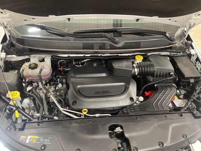 Used 2024 Chrysler Pacifica Touring-L image 33