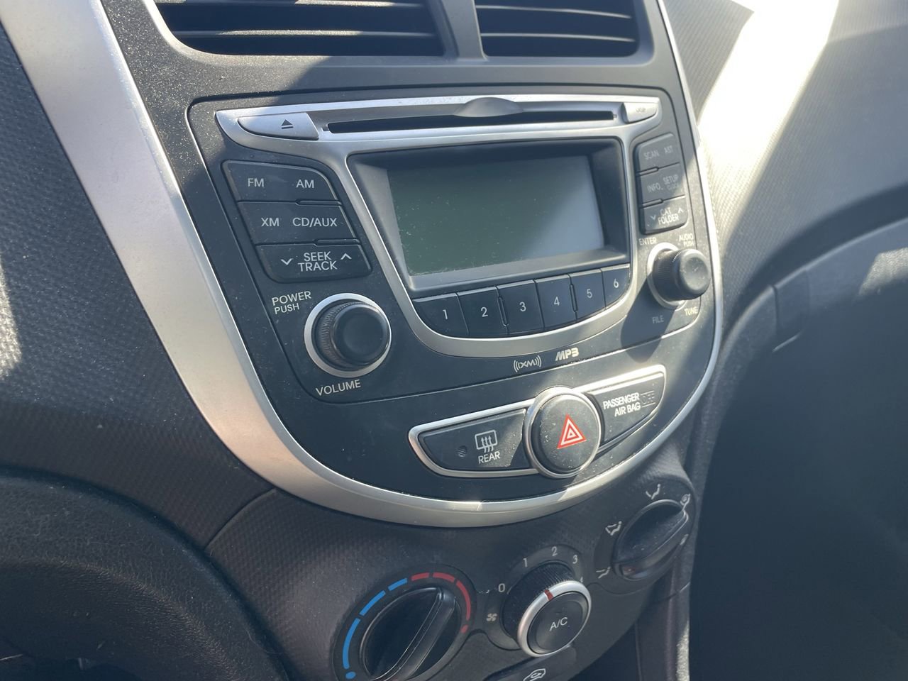 Used 2012 Hyundai Accent GS FWD image 7