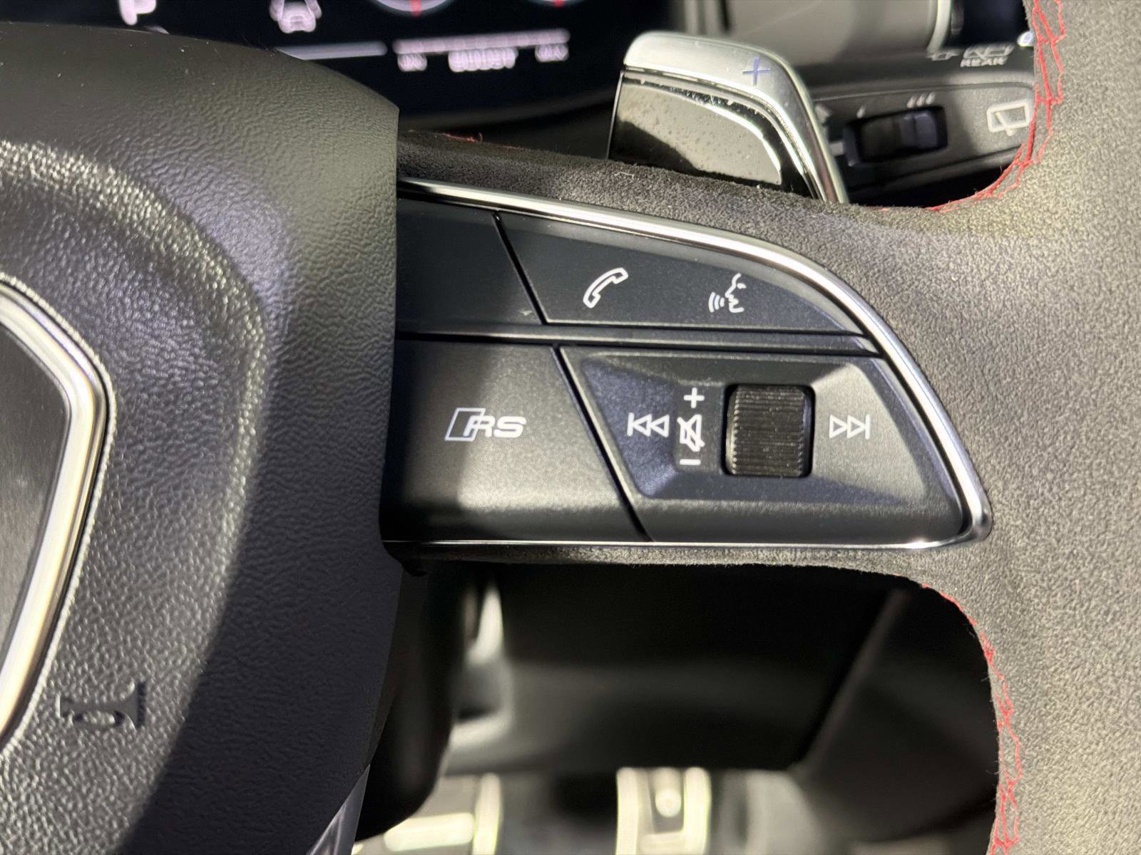 Used 2024 Audi RS Q8 image 46