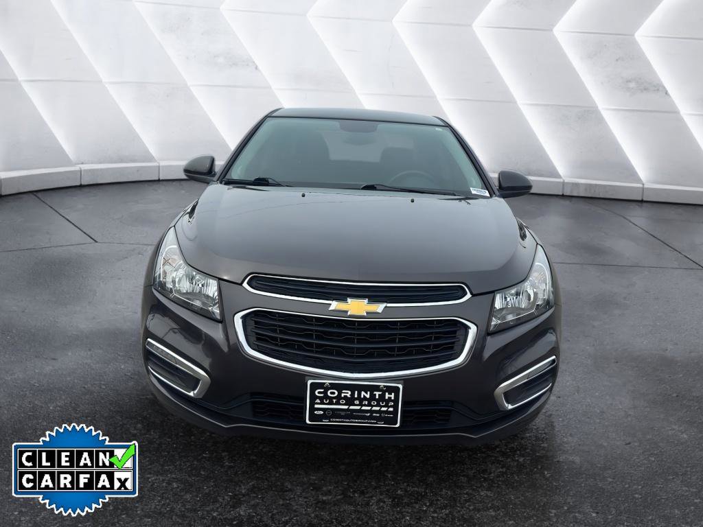 Used 2015 Chevrolet Cruze LT w/ Technology Package image 2
