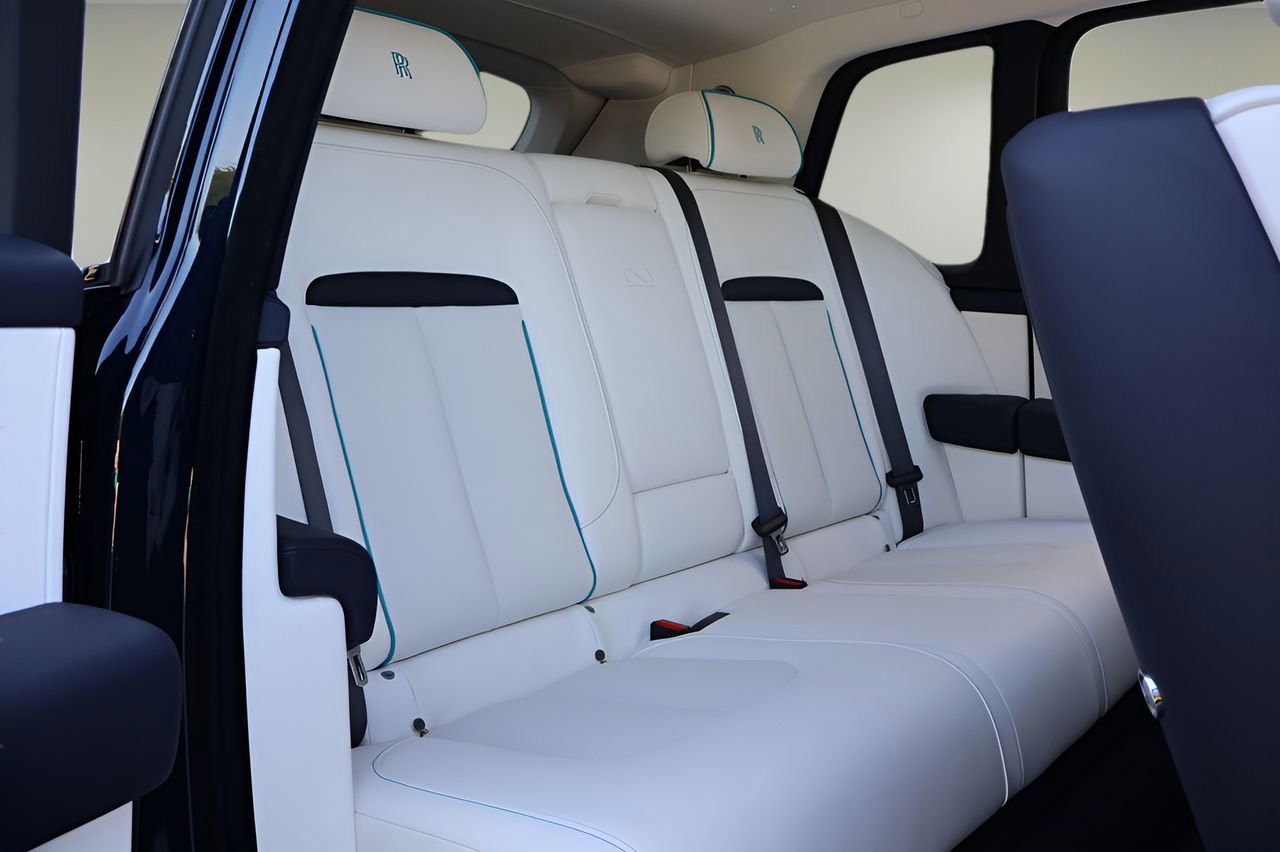 New 2026 Rolls-Royce Cullinan Black Badge AWD/4WD image 24