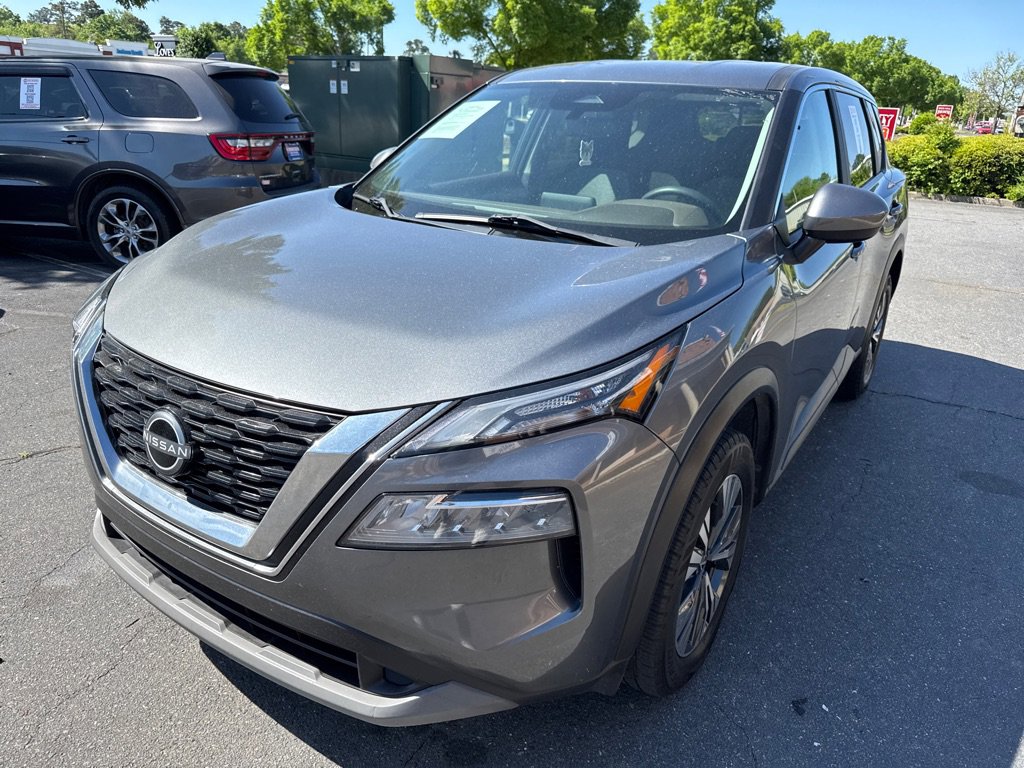 Used 2023 Nissan Rogue SV image 1