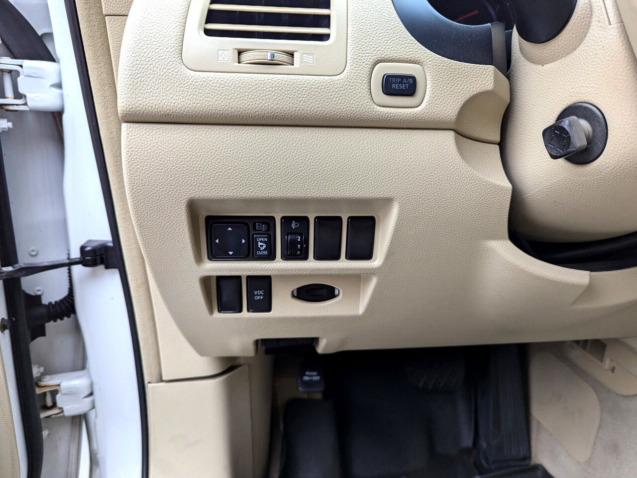 Used 2010 INFINITI FX35 AWD w/ Navigation Pkg image 14