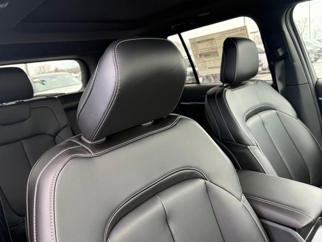 New 2026 Jeep Grand Cherokee Limited w/ Limited Altitude Package AWD/4WD image 29